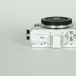 OLYMPUS PEN Lite E-PL7 ボディ ホワイト OLYMPUS PEN Lite E-PL7 ボディ ホワイト