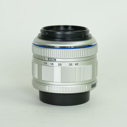 OLYMPUS M.ZUIKO DIGITAL 14-42mm F3.5-5.6 II シルバー