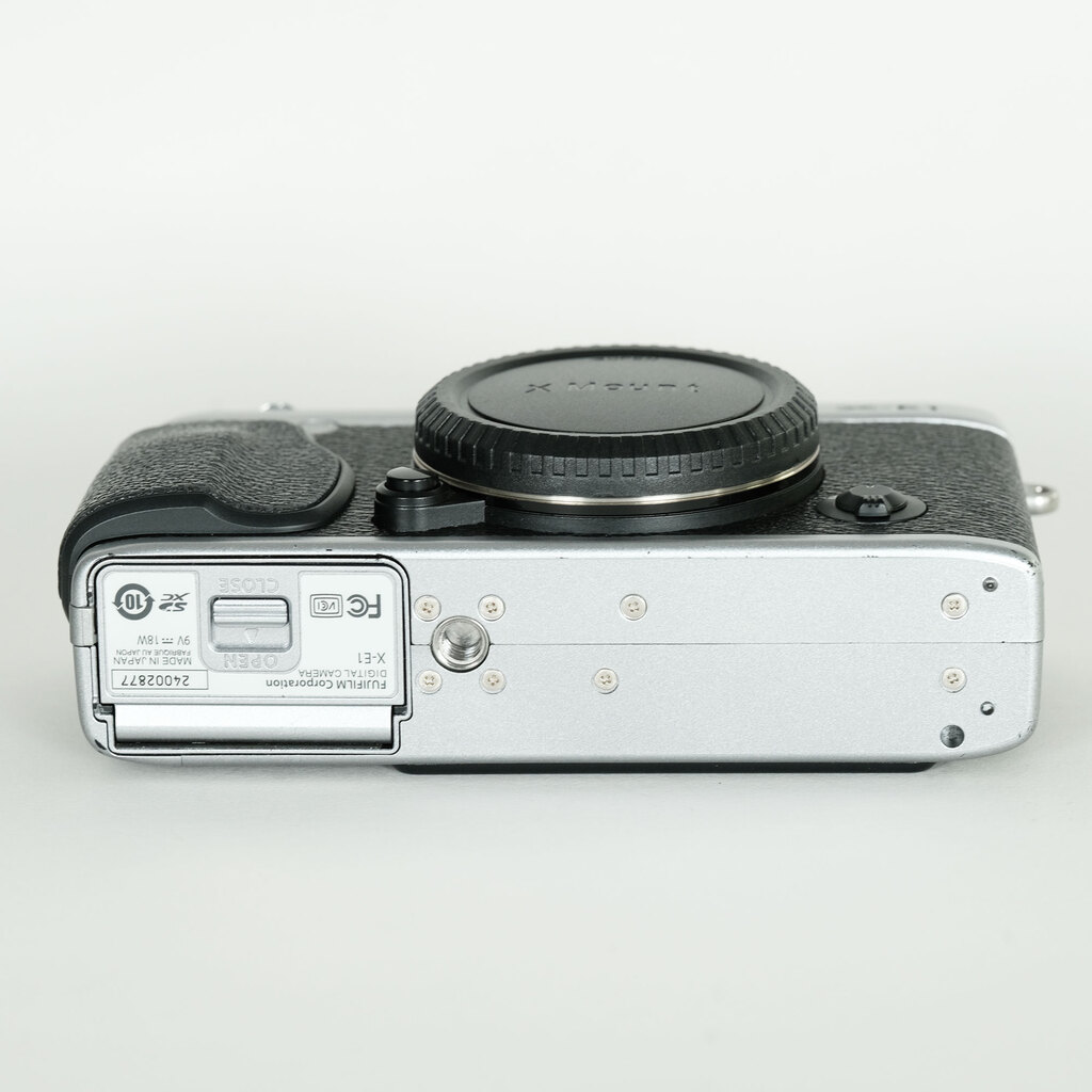 FUJIFILM X-E1 シルバー
