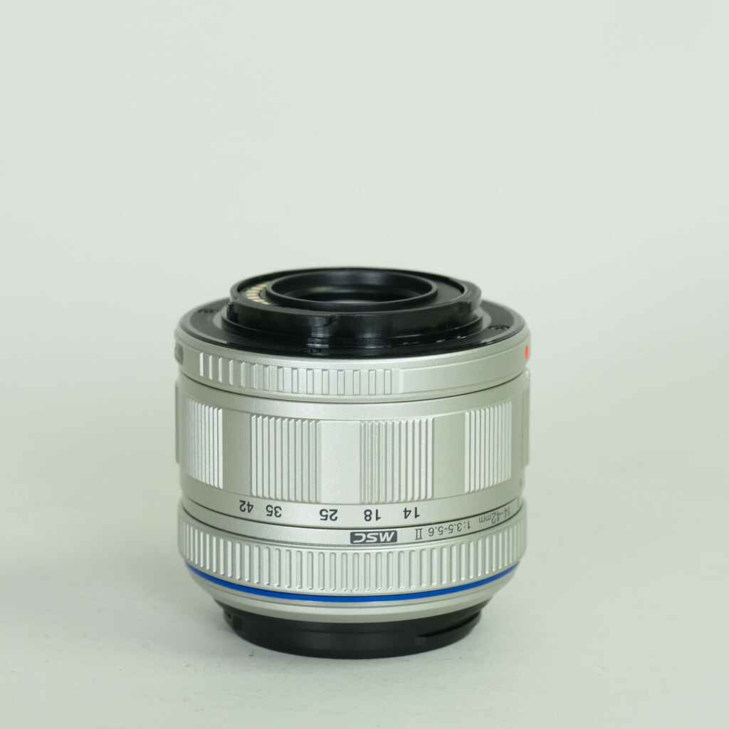 OLYMPUS M.ZUIKO DIGITAL 14-42mm F3.5-5.6 II シルバー