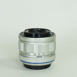 OLYMPUS M.ZUIKO DIGITAL 14-42mm F3.5-5.6 II シルバー