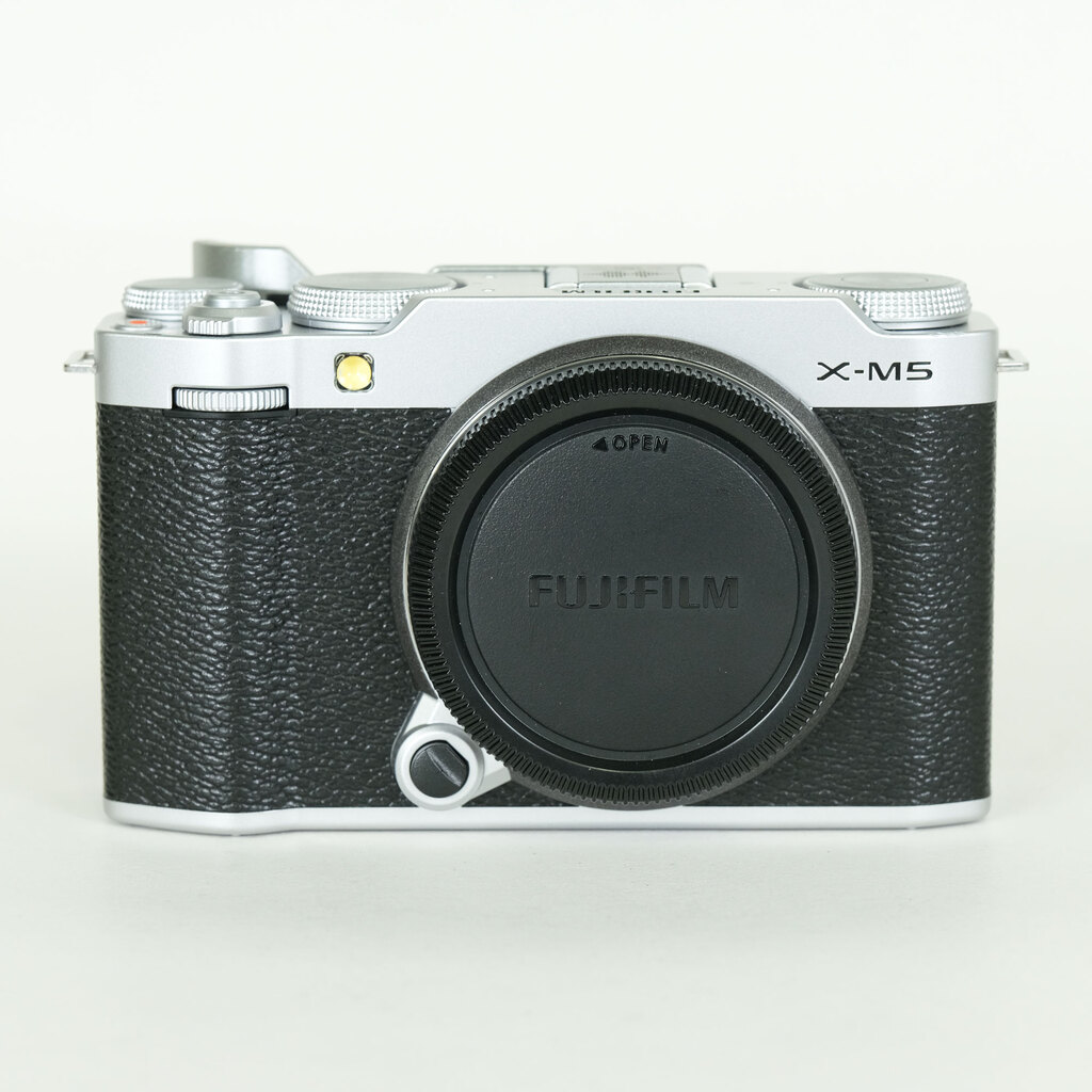 FUJIFILM X-M5