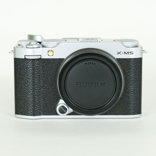 FUJIFILM X-M5