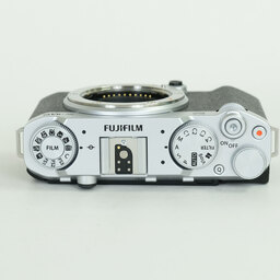 FUJIFILM X-M5