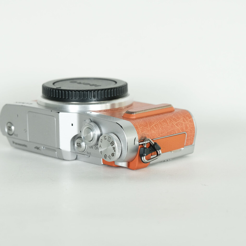 Panasonic LUMIX DC-GF10 ボディ オレンジ