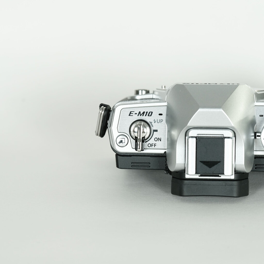 OLYMPUS OM-D E-M10 Mark IV