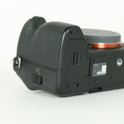 SONY α7 IV(ILCE-7M4) SONY α7 IV(ILCE-7M4)