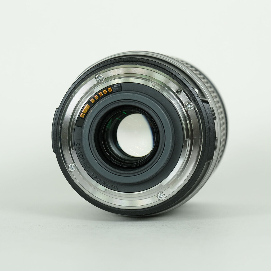 Canon EF-S18-200mm F3.5-5.6 IS
