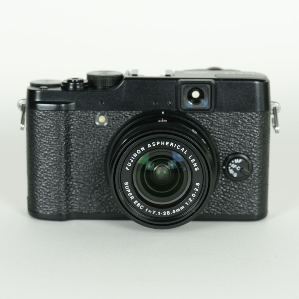 FUJIFILM X10 �u���b�N