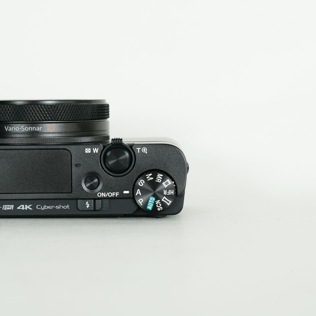 SONY Cyber-shot DSC-RX100M7