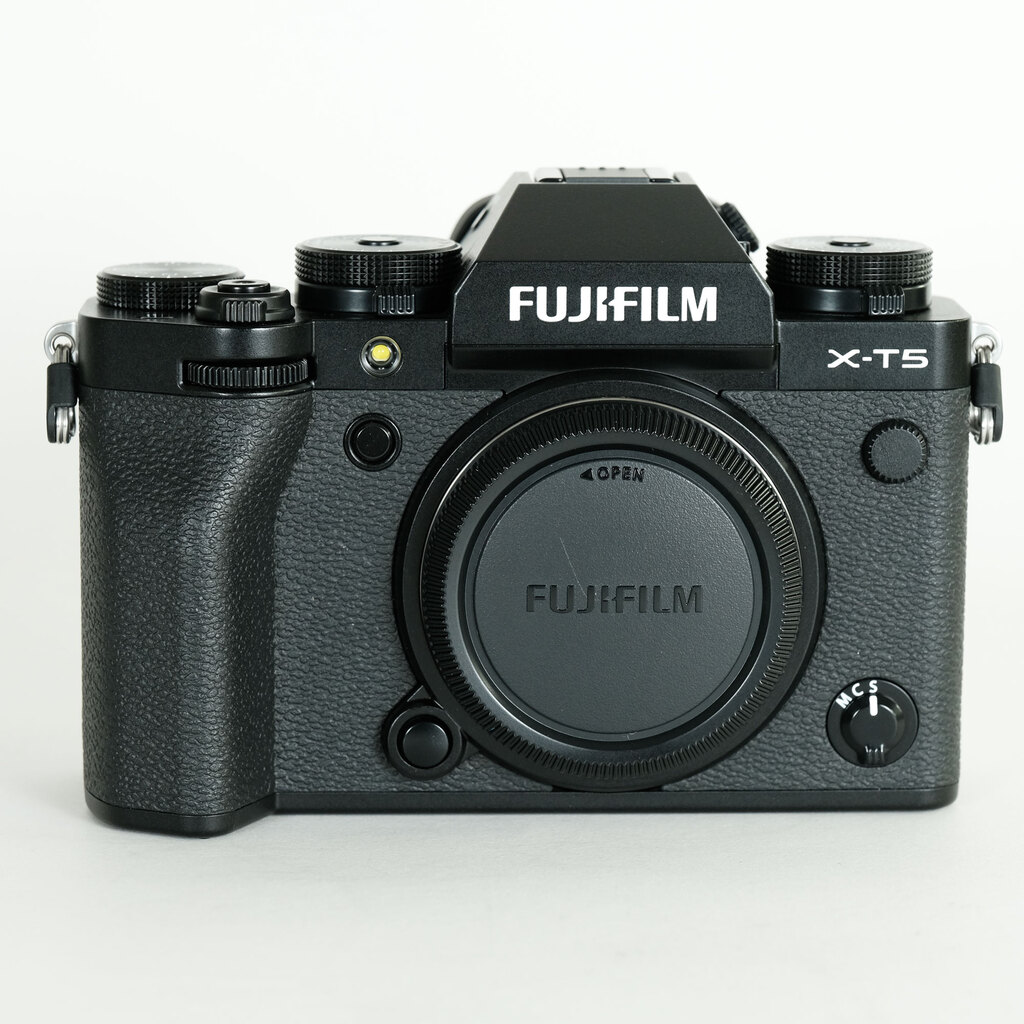 FUJIFILM X-T5