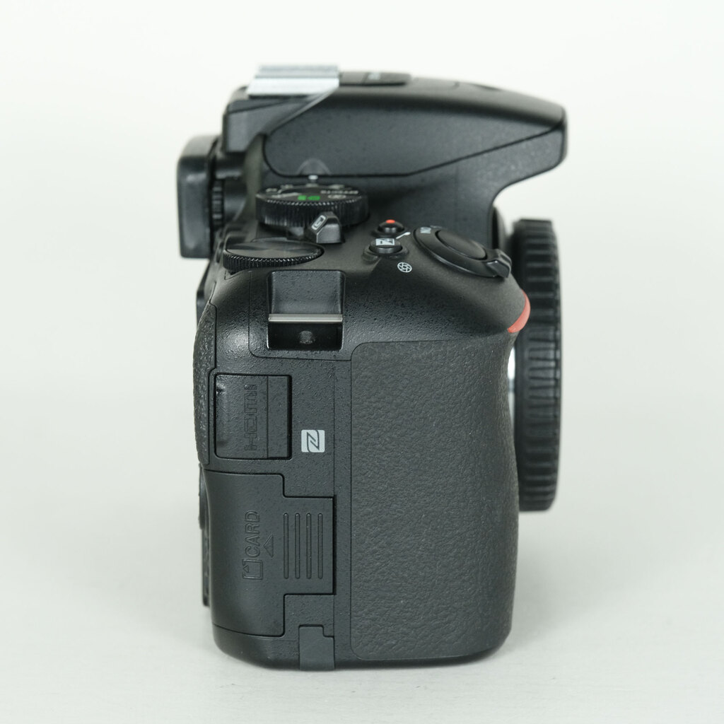 Nikon D5600の出品 | ONE SCENE（ワンシーン）