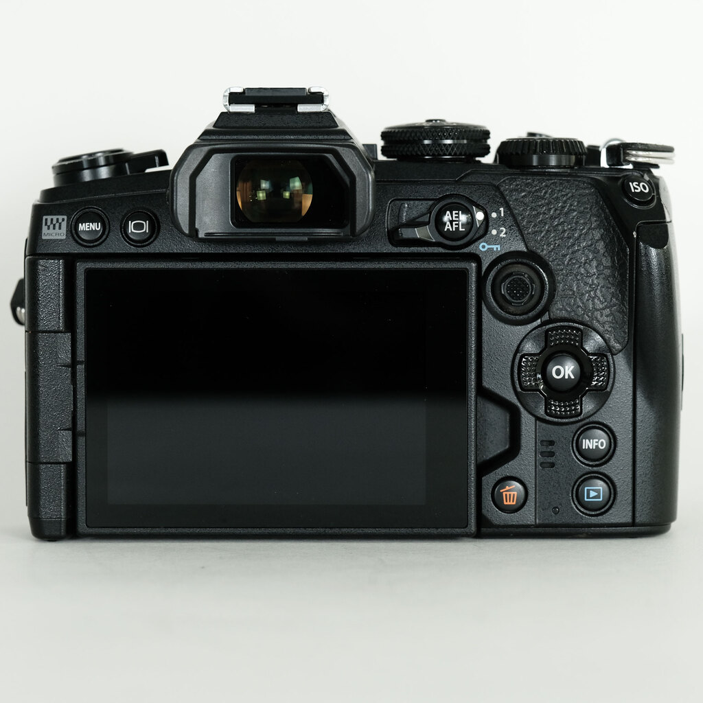 OLYMPUS OM-D E-M1 Mark III