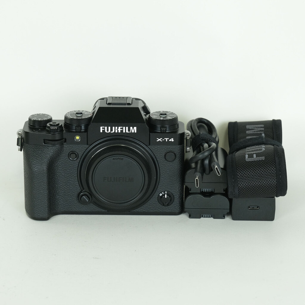 FUJIFILM X-T4 FUJIFILM X-T4