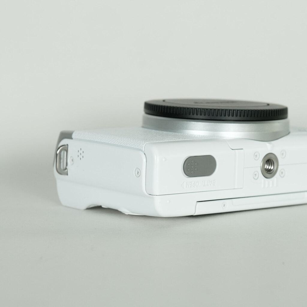 Canon EOS M200 ボディ ホワイト