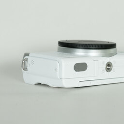 Canon EOS M200 ボディ ホワイト