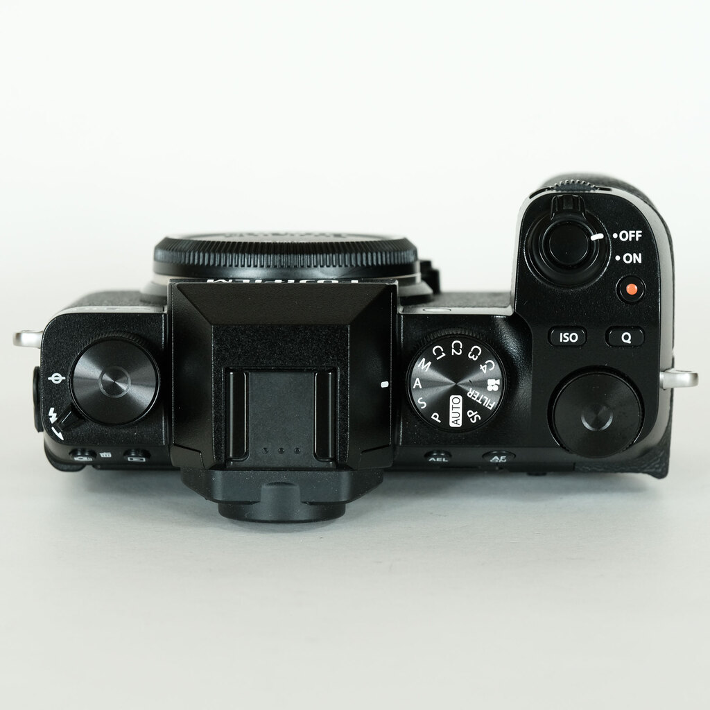 FUJIFILM X-S10