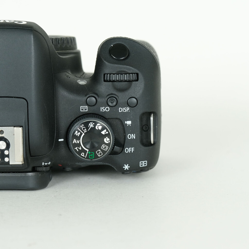Canon EOS Kiss X8i