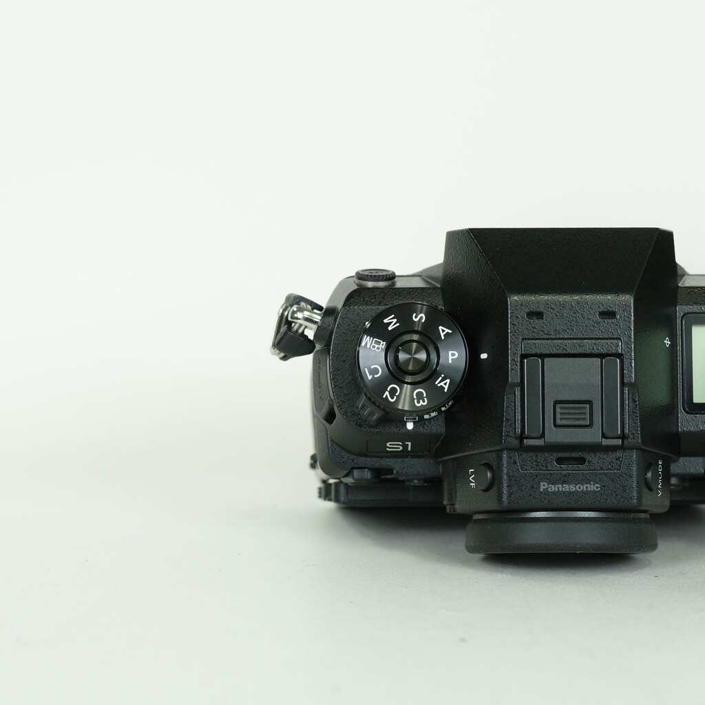 Panasonic LUMIX DC-S1
