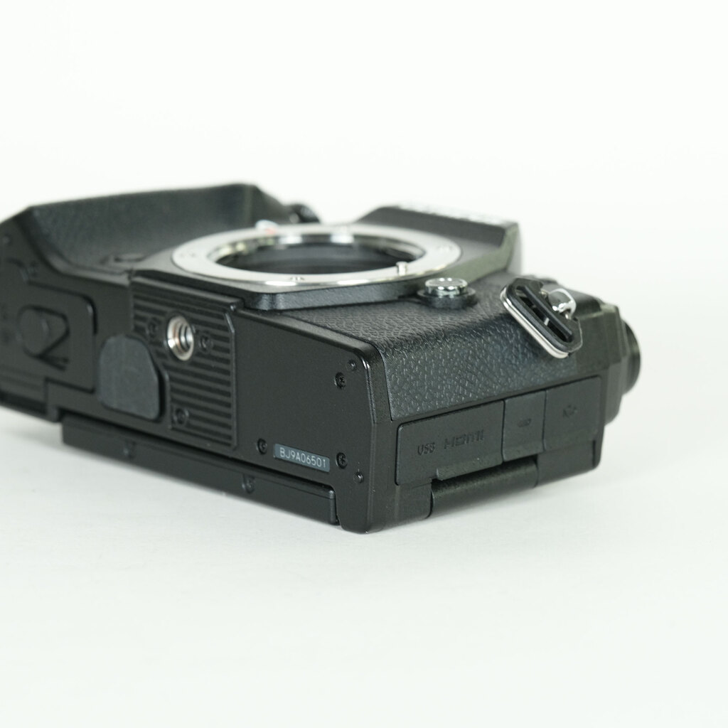 OLYMPUS OM-D E-M5 Mark III