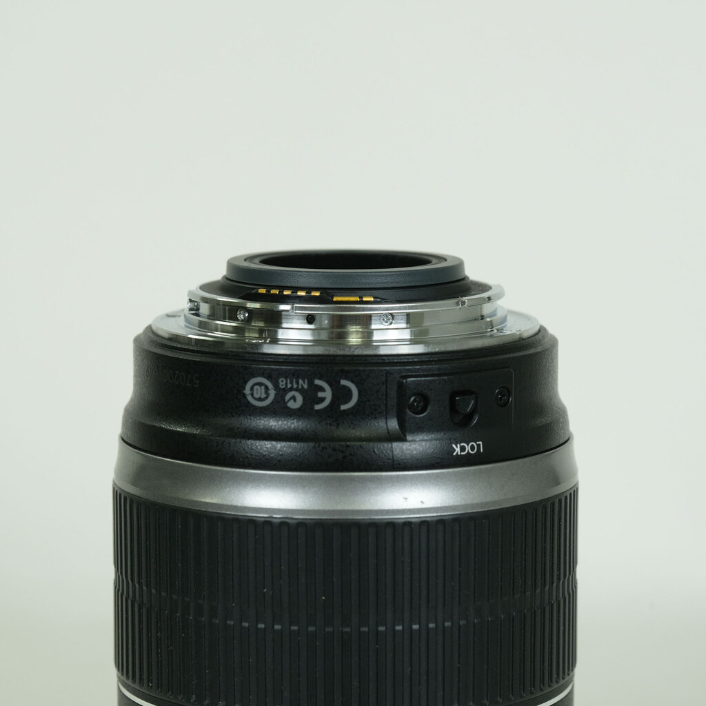 Canon EF-S18-200mm F3.5-5.6 IS Canon EF-S18-200mm F3.5-5.6 IS