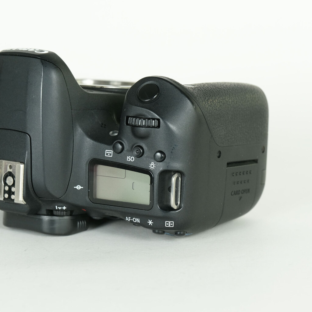 Canon EOS 9000D