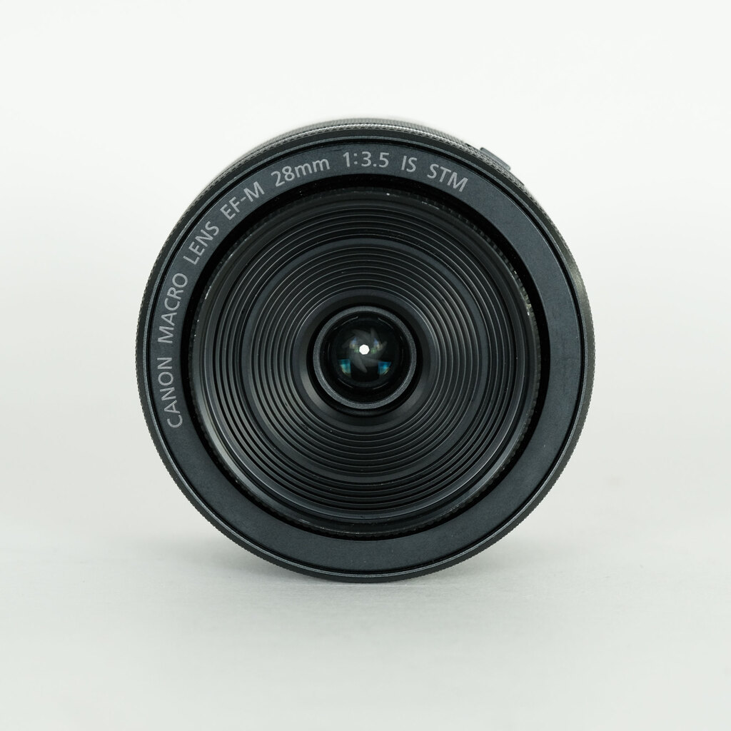 Canon EF-M28mm F3.5 マクロ IS STM