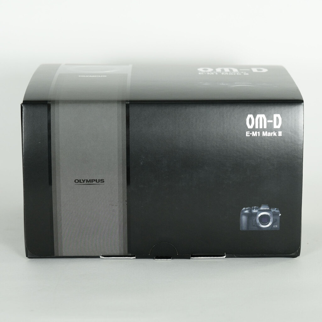 OLYMPUS OM-D E-M1 Mark III