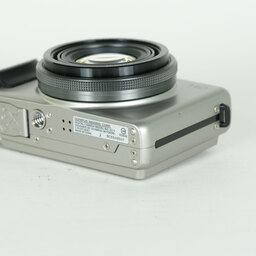 OLYMPUS XZ-1 チタニウムシルバー プレミアムキット OLYMPUS XZ-1 チタニウムシルバー プレミアムキット