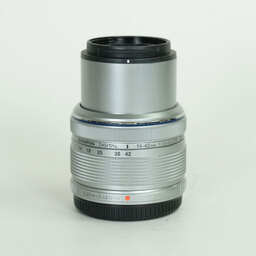 OLYMPUS M.ZUIKO DIGITAL 14-42mm F3.5-5.6IIR シルバー OLYMPUS M.ZUIKO DIGITAL 14-42mm F3.5-5.6IIR シルバー