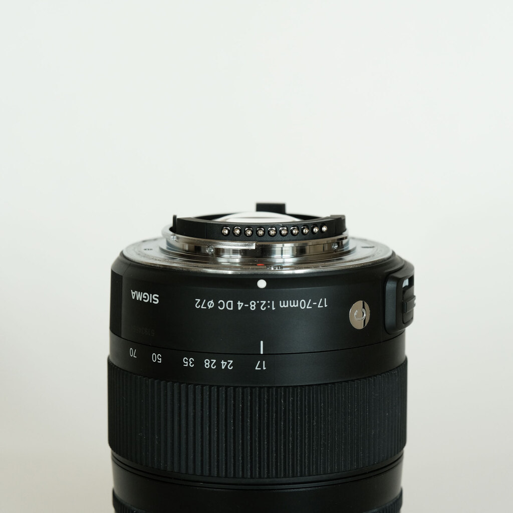 SIGMA 17-70mm F2.8-4 DC MACRO OS HSM | Contemporary [ニコンF用]の