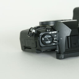 OLYMPUS OM-D E-M1 Mark II