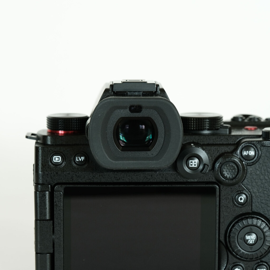 Panasonic LUMIX S5II DC-S5M2