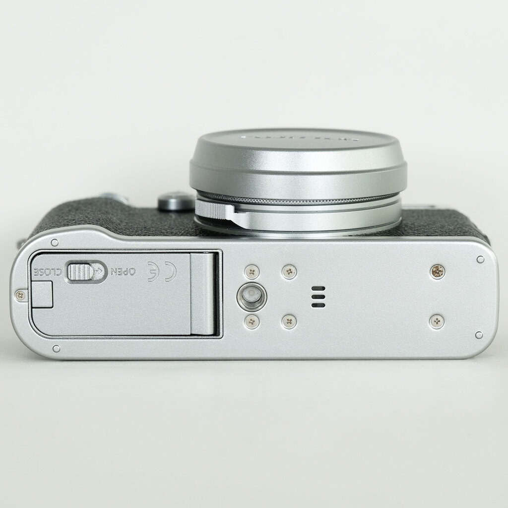 FUJIFILM X100F シルバー