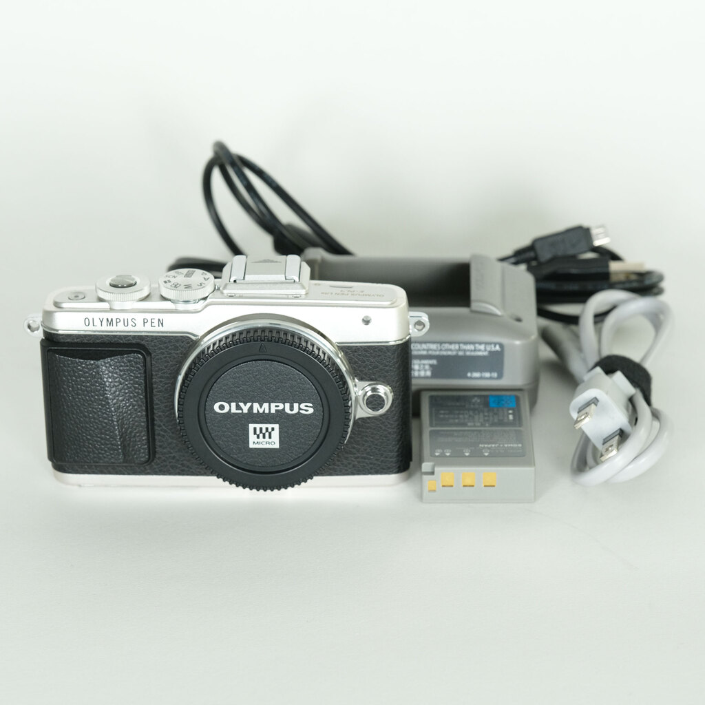 OLYMPUS PEN Lite E-PL7 �{�f�B �V���o�[