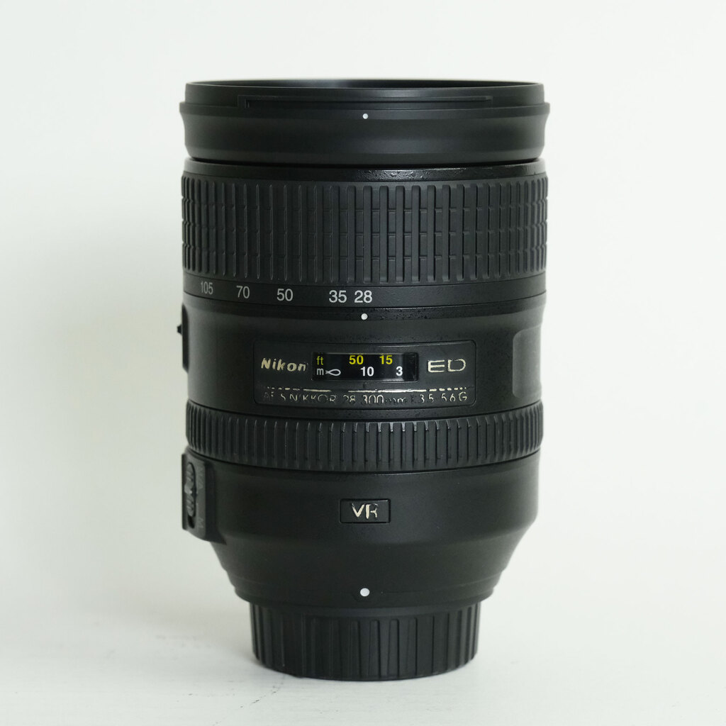 Nikon AF-S NIKKOR 28-300mm f/3.5-5.6G ED VR