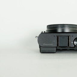 Panasonic LUMIX DMC-GM5ボディ ブラック