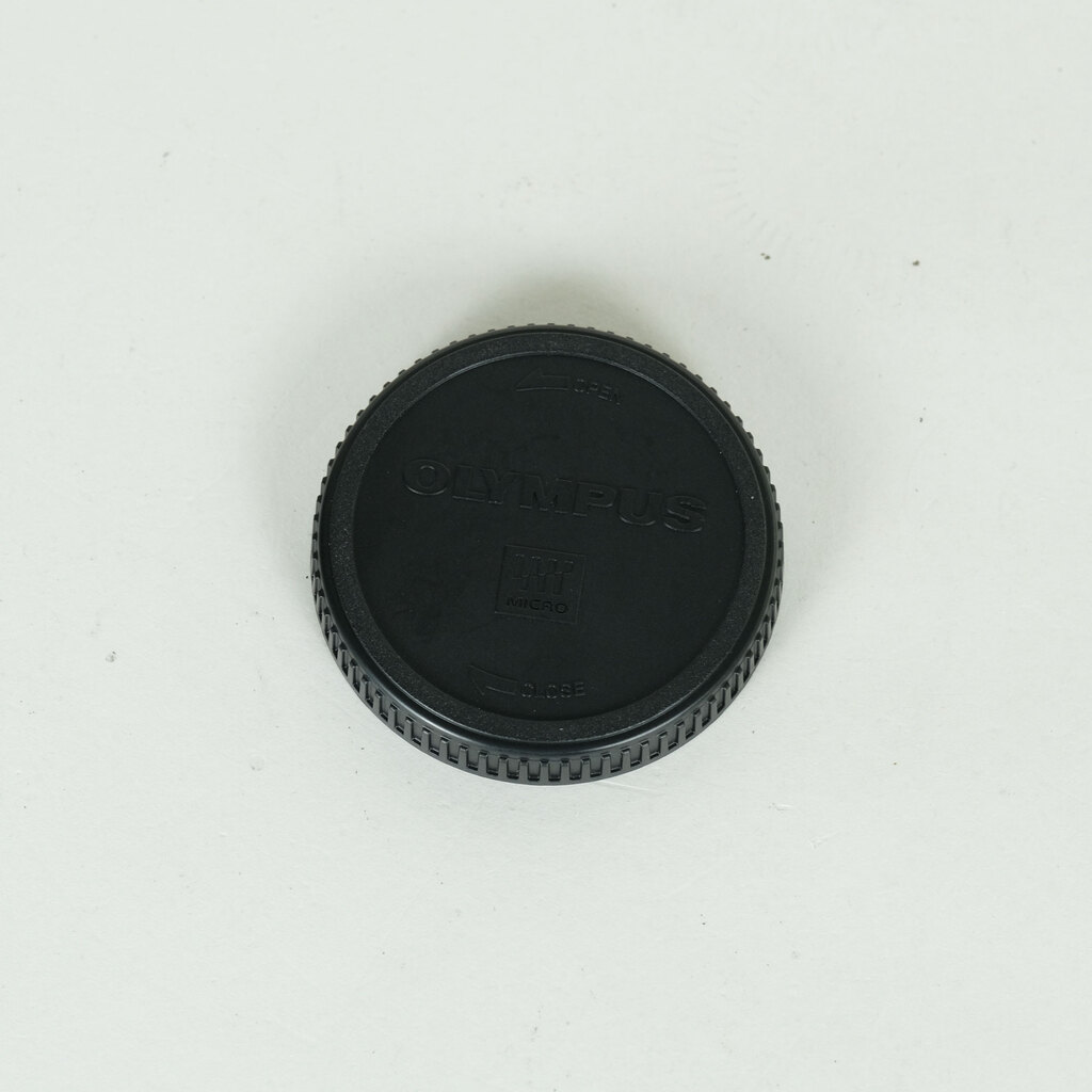 OLYMPUS M.ZUIKO DIGITAL 17mm F2.8 �V���o�[