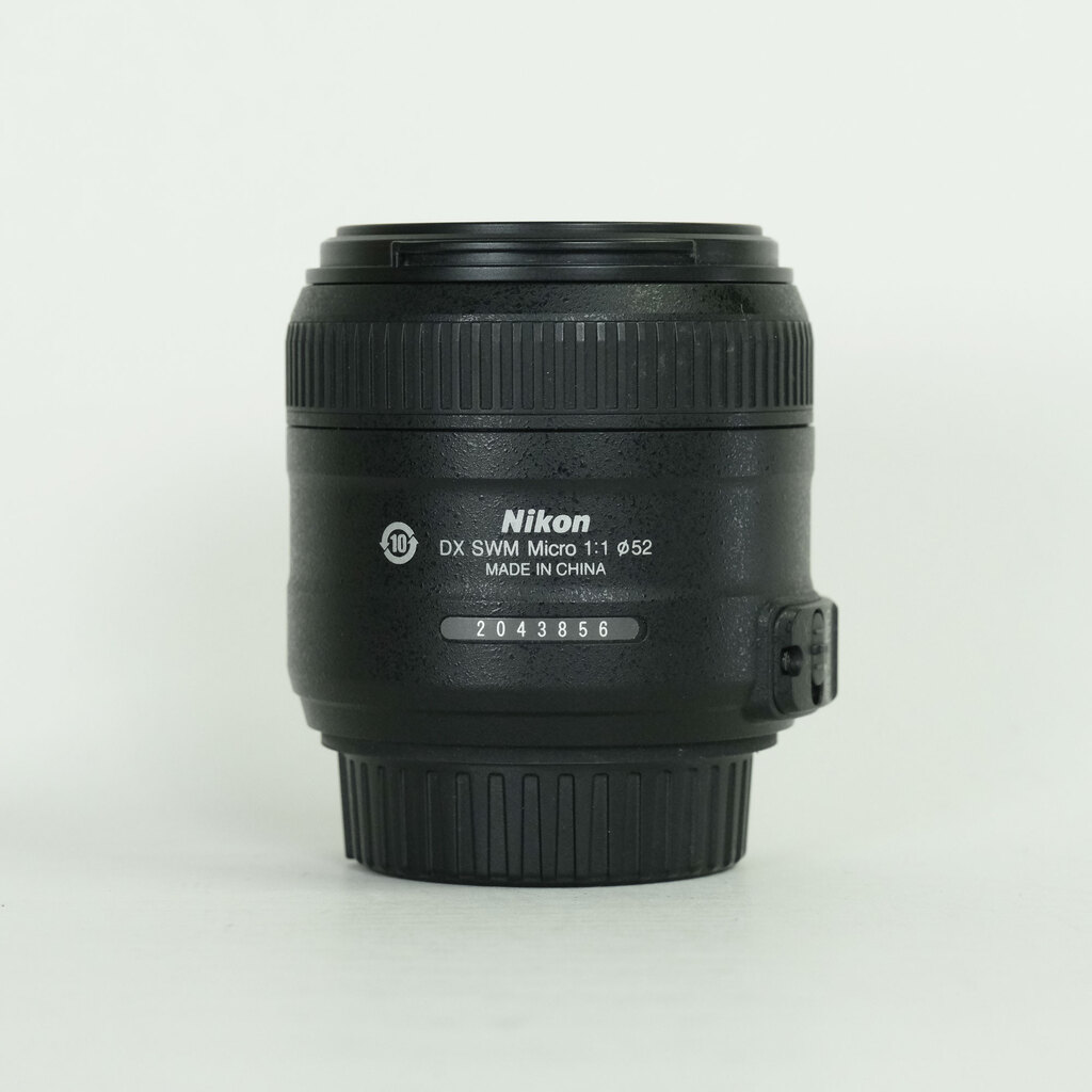 Nikon AF-S DX Micro NIKKOR 40mm f/2.8G Nikon AF-S DX Micro NIKKOR 40mm f/2.8G