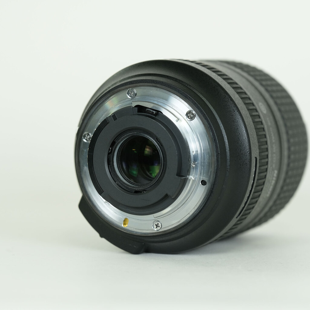 Nikon AF-S DX NIKKOR 18-300mm f/3.5-6.3G ED VR