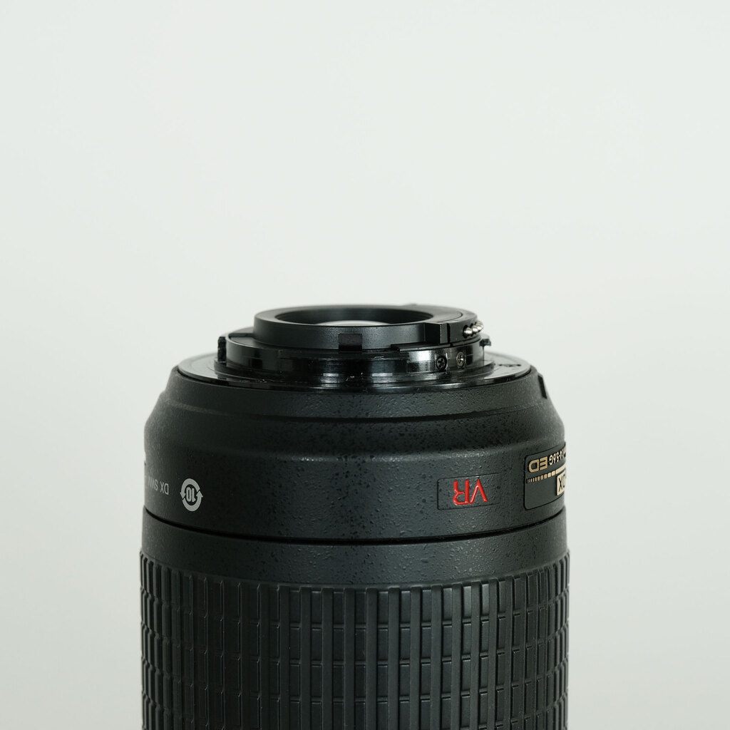 Nikon AF-S DX VR Zoom-Nikkor 55-200mm F4-5.6G IF-ED