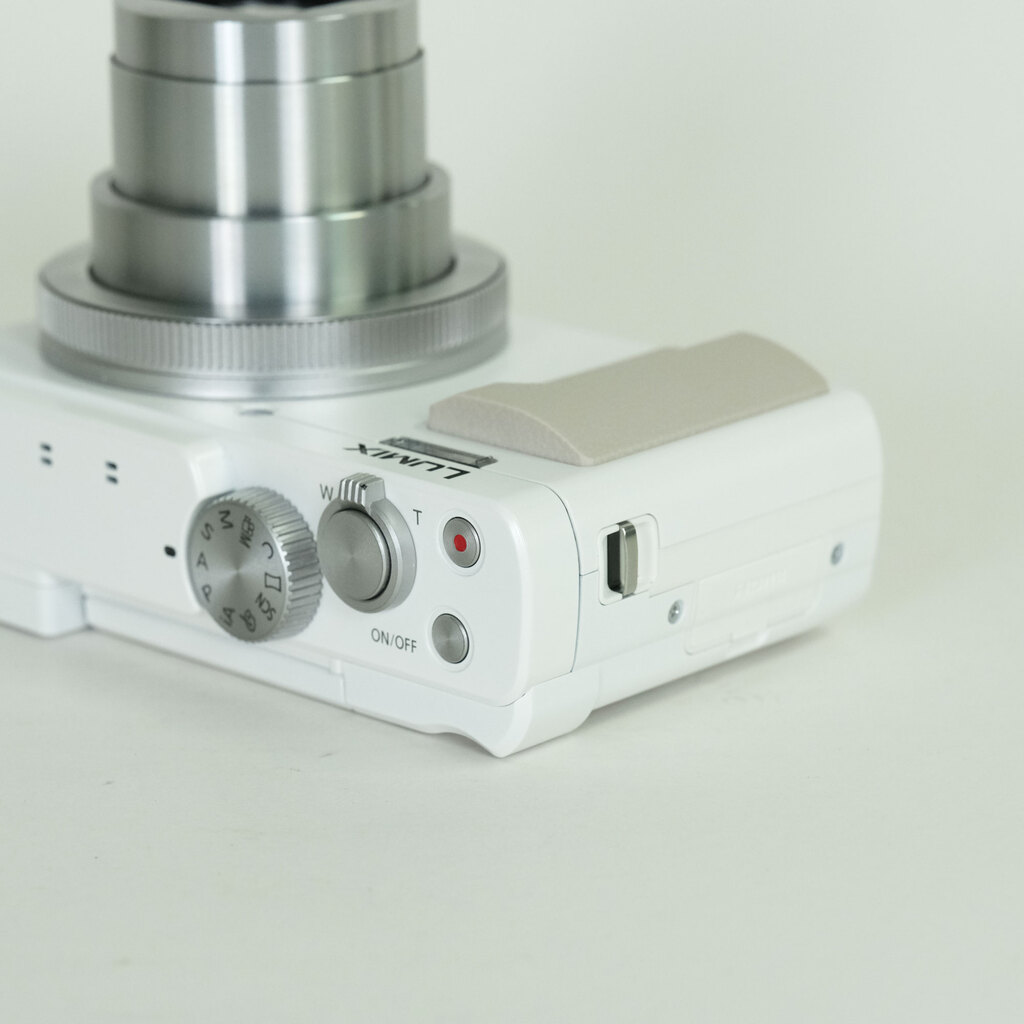 Panasonic LUMIX DC-TZ95D ホワイト Panasonic LUMIX DC-TZ95D ホワイト