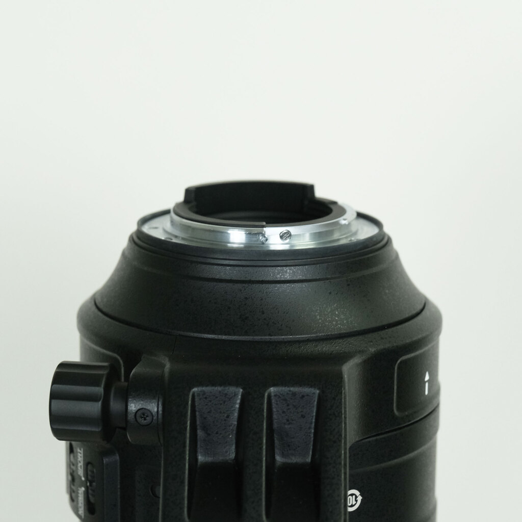 Nikon AF-S NIKKOR 200-500mm f/5.6E ED VR Nikon AF-S NIKKOR 200-500mm f/5.6E ED VR