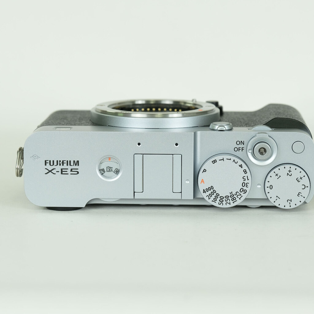 FUJIFILM X-E5