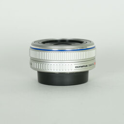 OLYMPUS M.ZUIKO DIGITAL 17mm F2.8 シルバー