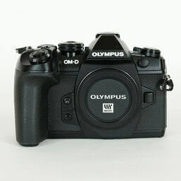 OLYMPUS OM-D E-M1 Mark II