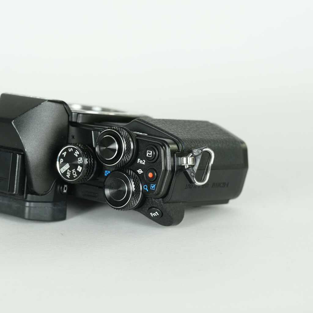 OLYMPUS OM-D E-M10 Mark II