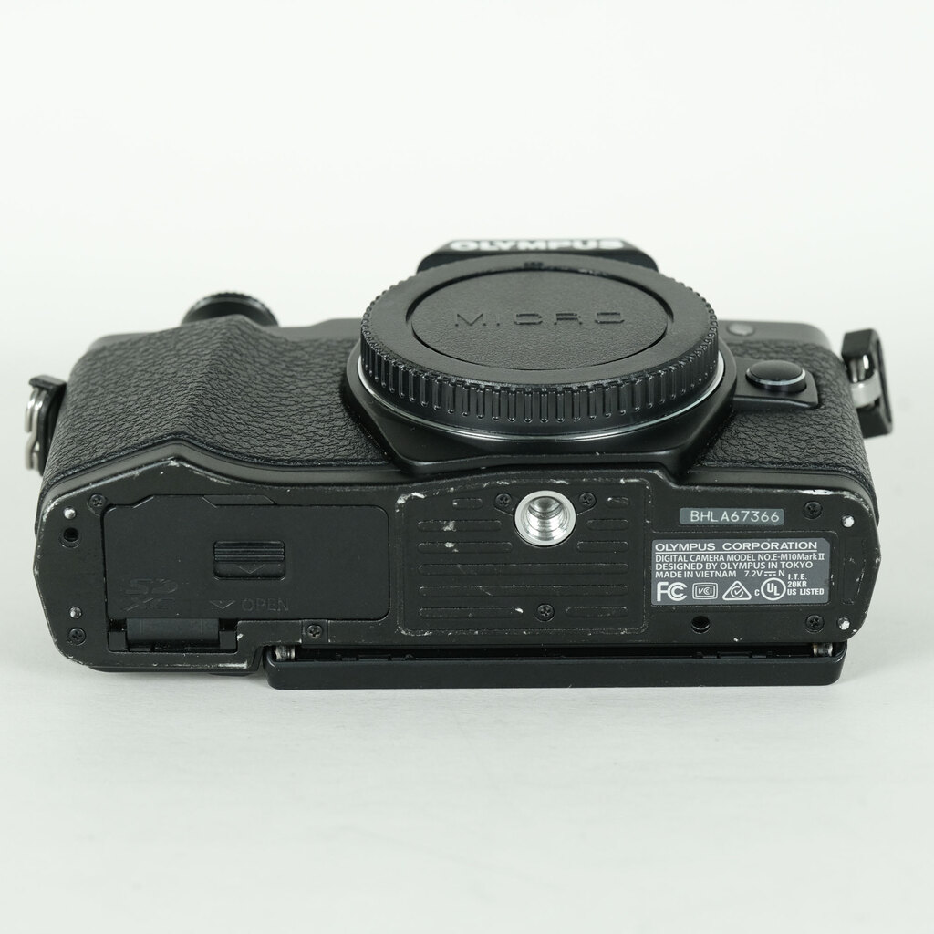 OLYMPUS OM-D E-M10 Mark II OLYMPUS OM-D E-M10 Mark II
