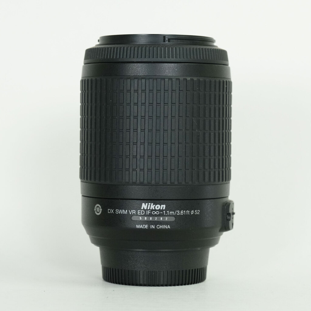 Nikon AF-S DX VR Zoom-Nikkor 55-200mm F4-5.6G IF-ED Nikon AF-S DX VR Zoom-Nikkor 55-200mm F4-5.6G IF-ED