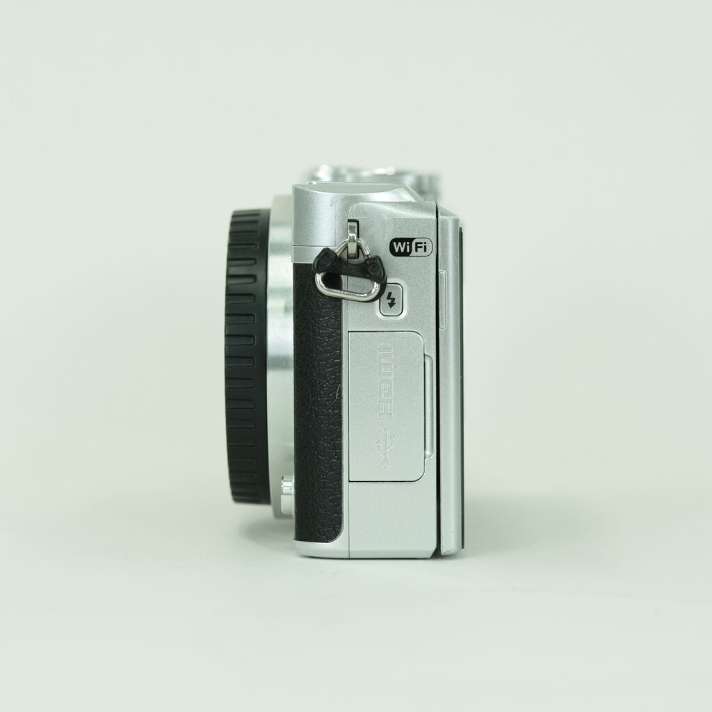 Nikon Nikon1 J5 ボディ シルバー Nikon Nikon1 J5 ボディ シルバー